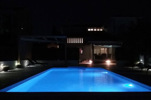 Foto 17 - Gorgeous Seaside Villa in Zadar With Swimming Pool