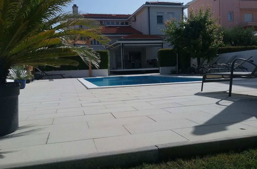 Foto 25 - Gorgeous Seaside Villa in Zadar With Swimming Pool