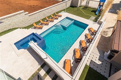 Photo 20 - Luxury Villa Maxima