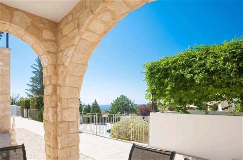 Photo 16 - Modern and Spacious 2 bed Apartment in Peyia
