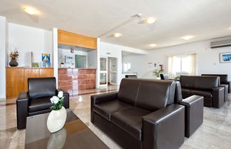 Photo 2 - Sunny Hill Hotel Apartments