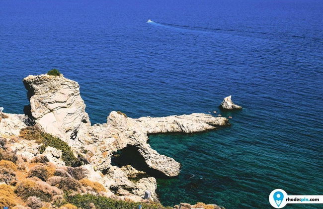 Grande Blue Suites with private bay - Photo 15