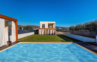 Foto 1 - Nice Villa With Private Pool, Fenced Garden, Roofed Terrace, Near the Beach