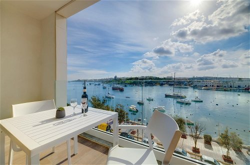 Foto 9 - Luxury Apartment With Valletta and Harbour Views
