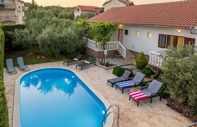 Villa Pine - Photo 1