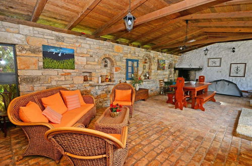 Foto 11 - Charming Holiday Home With Private Pool and Great Roofed Terrace