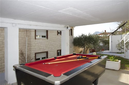 Photo 24 - Luxury Apartment With Pool, Large Patio & sea View