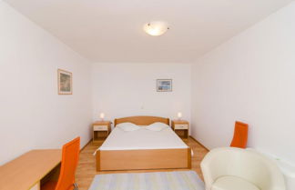 Photo 3 - Apartments Plavac Mali