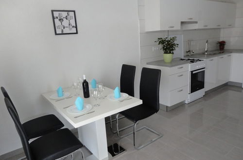 Foto 3 - Lovely Apartment With Terrace and Gorgeous sea View. Near the Beach