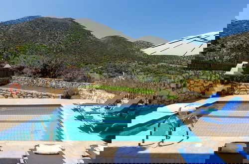 Photo 21 - Hillside Villa in Bali With Private Pool