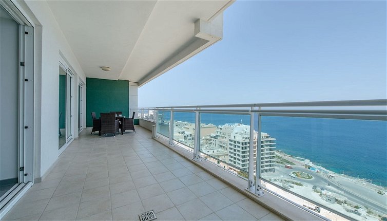 Photo 1 - Seafront Luxury Apartment Incl Pool