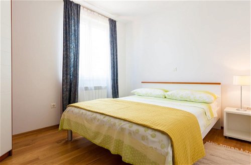 Foto 3 - Spacious Apartment in Vantacici near Sea