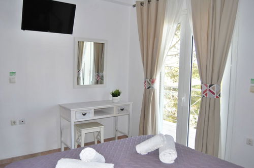 Photo 10 - Chrysiida Luxury Suites