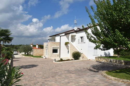 Photo 31 - Luxurious Villa in Lavanda in Kanfanar With Private Pool