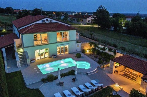 Foto 29 - Luxurious Villa in Lavanda in Kanfanar With Private Pool