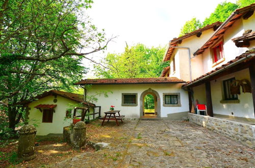 Photo 26 - Spacious Holiday Home With Shared Pool