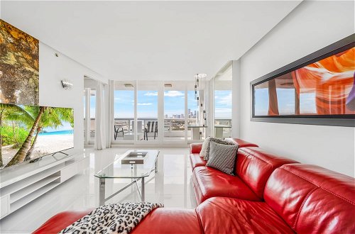 Photo 30 - Modern and Bright Penthouse With Ocean View