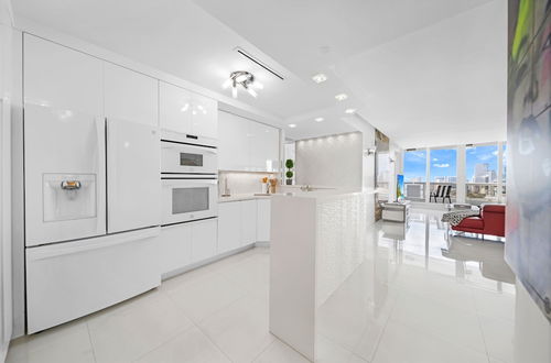 Photo 8 - Modern and Bright Penthouse With Ocean View