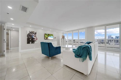 Photo 24 - Modern and Bright Penthouse With Ocean View