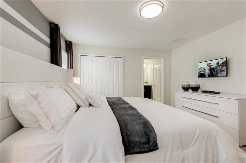 Foto 38 - New 4 Bedroom Villa Best Location