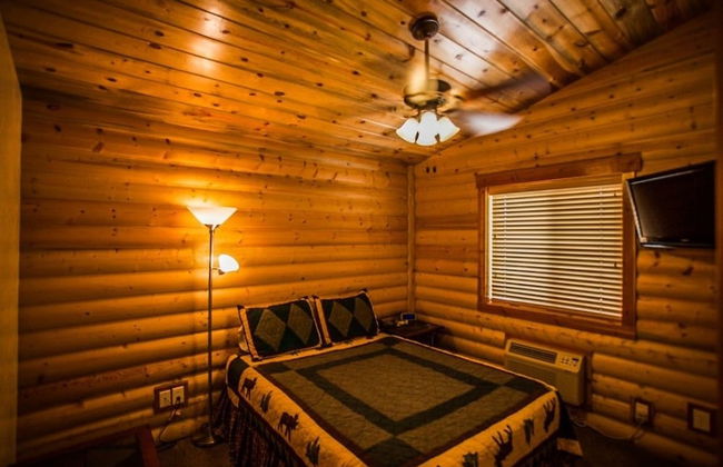 Bryce Country Cabins - Photo 3