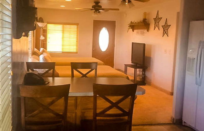Bryce Country Cabins - Photo 24