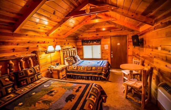 Bryce Country Cabins - Photo 6