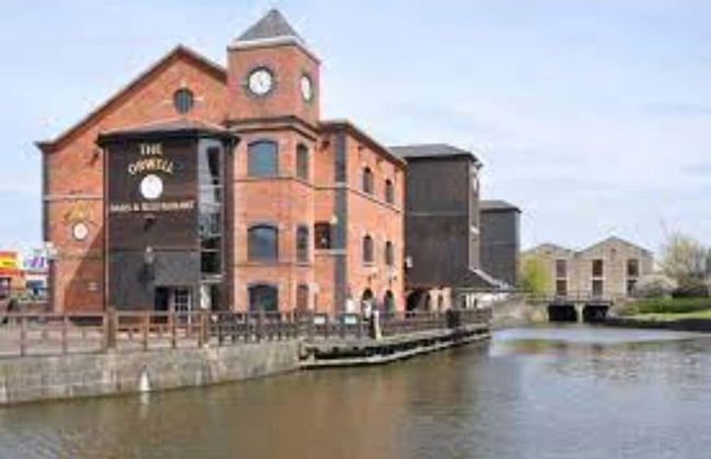 Central Wigan Welcoming Townhouse Sleeps up to 6 - Foto 22