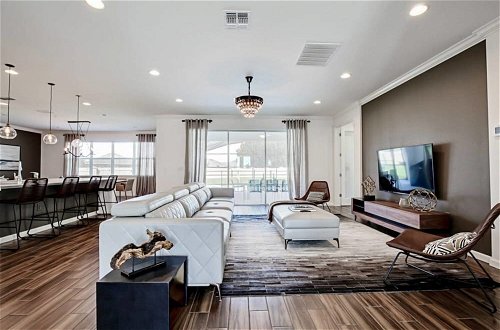 Photo 32 - Comfortable and Modern Home With Private Pool Near Disney