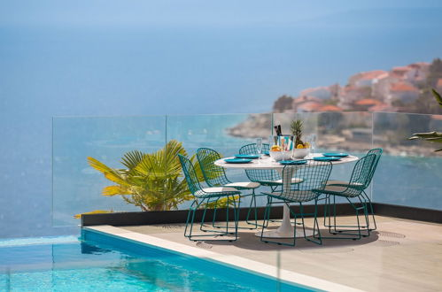 Foto 56 - Luxury Villa Riva with Infinity Pool