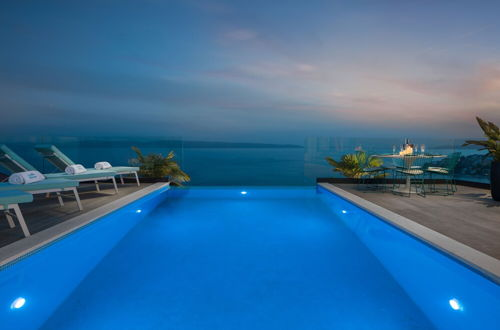 Photo 36 - Luxury Villa Riva with Infinity Pool