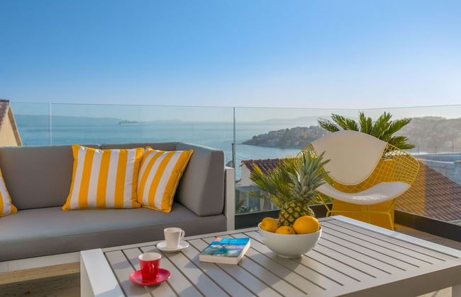 Luxury Villa Riva with Infinity Pool - Foto 51
