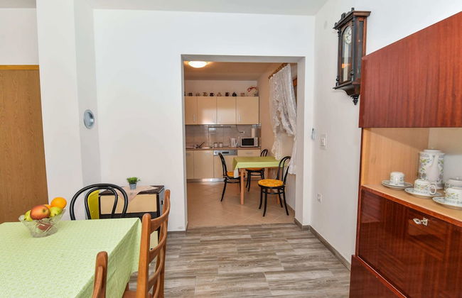 Holiday Home in Veli Iz With Fenced Garden - Foto 8