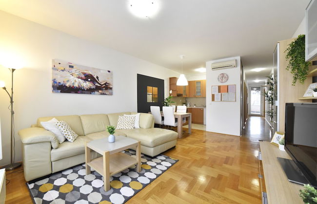Apartment Stadium - Photo 9