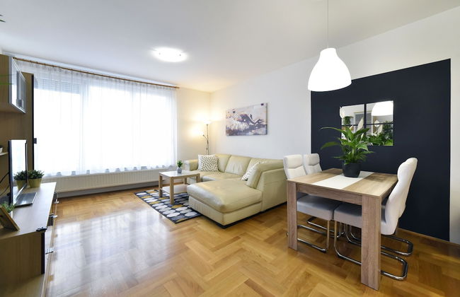Apartment Stadium - Photo 12