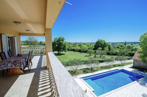 Photo 16 - Spacious Holiday Home With Private Infinity Pool, Superb Garden, Terrace, Bbq,