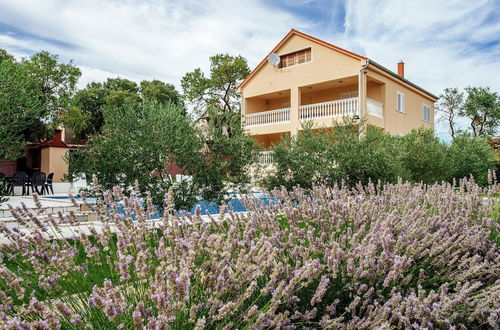 Photo 31 - Spacious Holiday Home With Private Infinity Pool, Superb Garden, Terrace, Bbq,