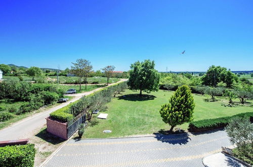 Foto 38 - Spacious Holiday Home With Private Infinity Pool, Superb Garden, Terrace, Bbq,