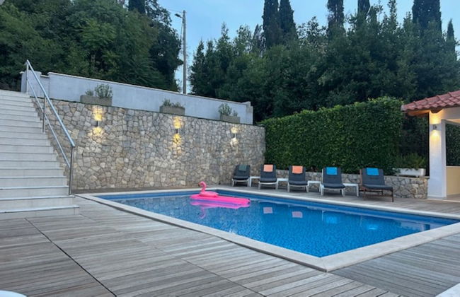 Villa Oasis Cypress - Photo 39