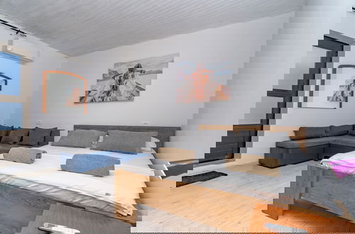 Photo 6 - Sea View Apartments Pink & Floyd