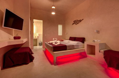 Foto 9 - The Muse Of Santorini - Hot Tub Suites