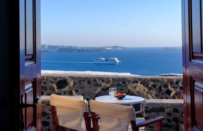 Nikos Villas Hotel in Oia Santorini - Foto 4