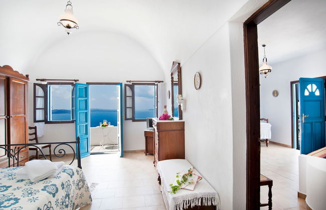 Nikos Villas Hotel in Oia Santorini - Foto 3