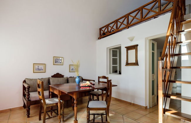 Nikos Villas Hotel in Oia Santorini - Foto 7