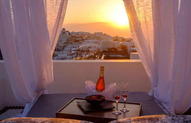 Nikos Villas Hotel in Oia Santorini - Foto 33