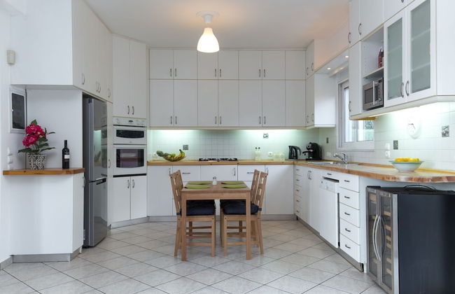 290m² Villa with Pool close to the Airport - Foto 12