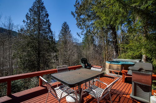 Photo 11 - 53MBR - Hot Tub - Wi-Fi - Sleeps 6