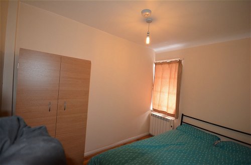 Photo 2 - London Luxury 7 Bedroom Holiday Let