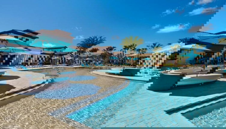 Foto 1 - Luxurious Vacation Townhome With Private Pool