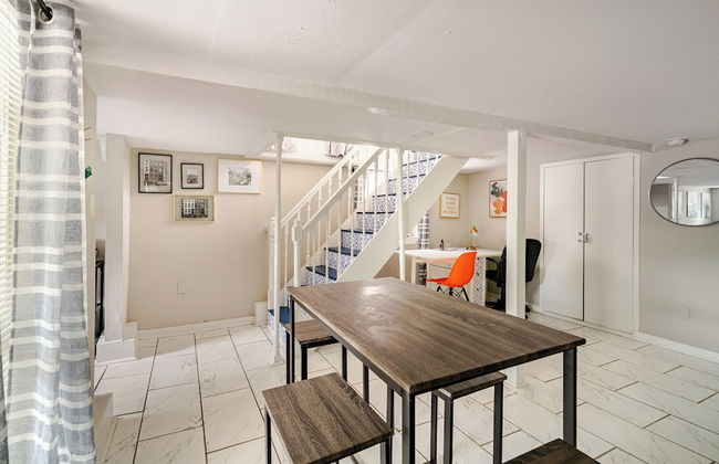 Wonderful Getaway Houston 2BR w/Balcony Views - Foto 20